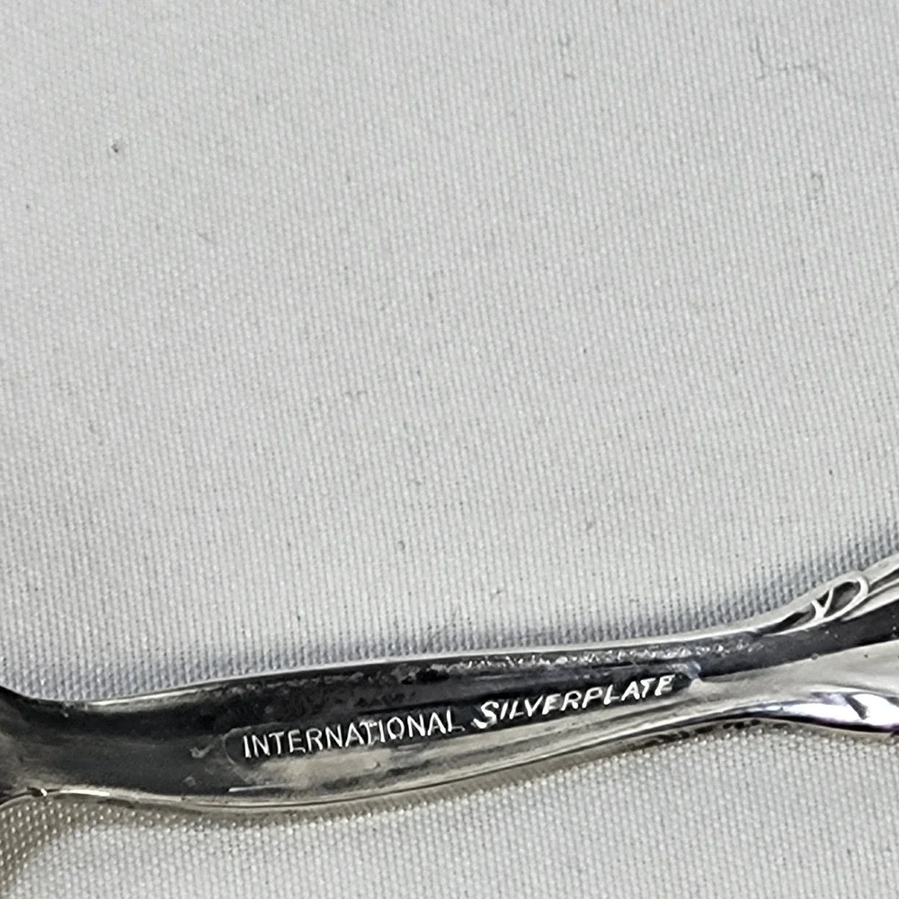 International Silverplate Countess Sugar Shell Spoon Floral 6 Inch Vintage